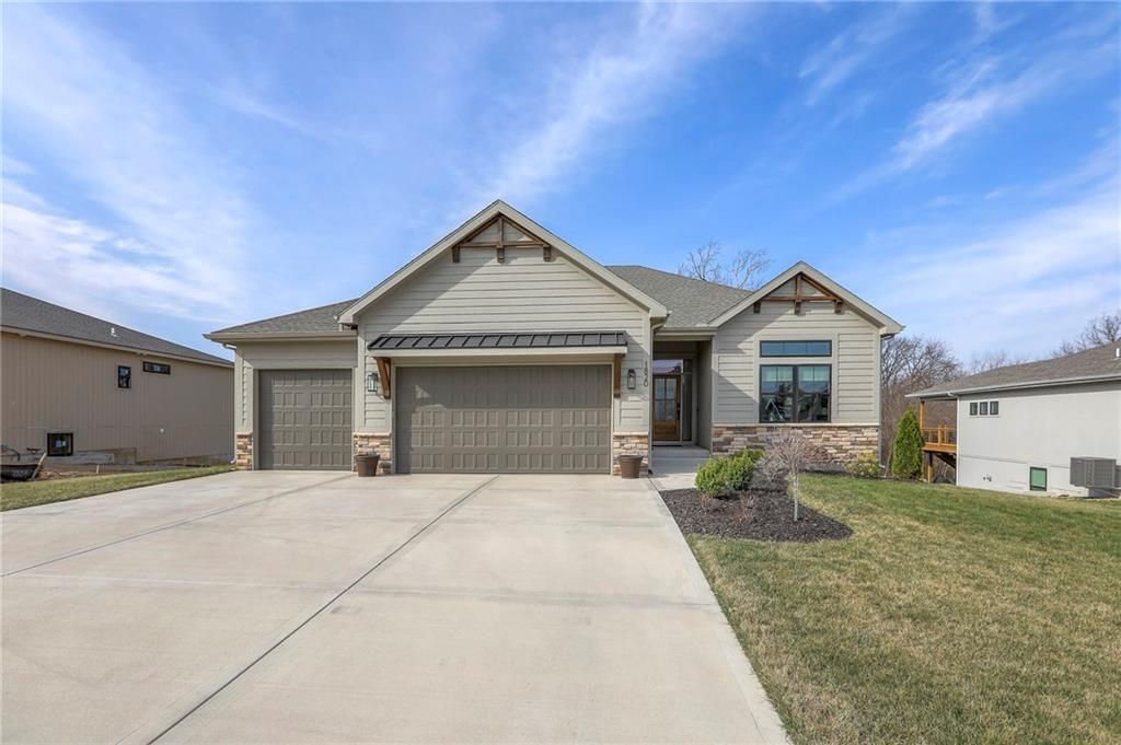 Photo of 1820 Homestead Drive, Liberty, MO 64068 (MLS # 2608403)