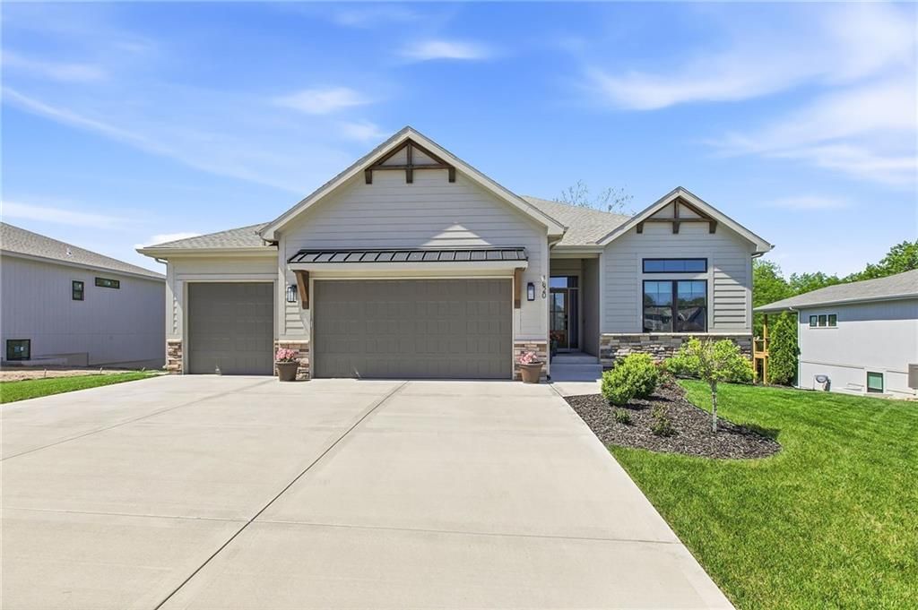 Photo of 1820 Homestead Drive, Liberty, MO 64068 (MLS # 2608403)
