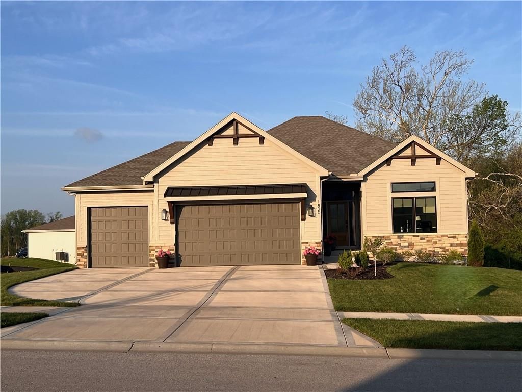 Photo of 1820 Homestead Drive, Liberty, MO 64068 (MLS # 2608403)