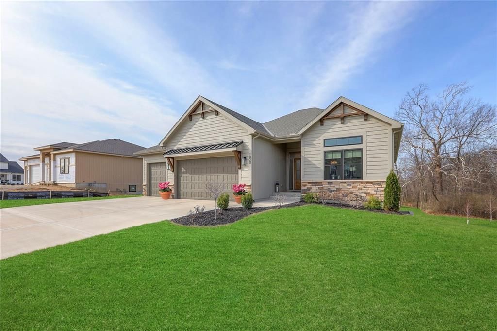 Photo of 1820 Homestead Drive, Liberty, MO 64068 (MLS # 2608403)