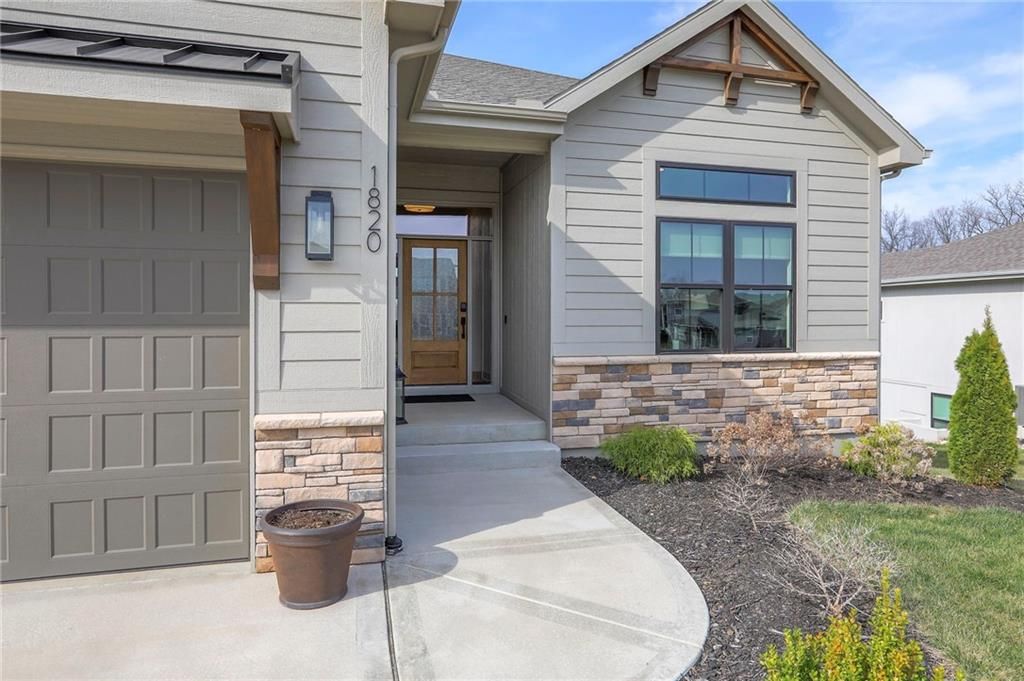 Photo of 1820 Homestead Drive, Liberty, MO 64068 (MLS # 2608403)