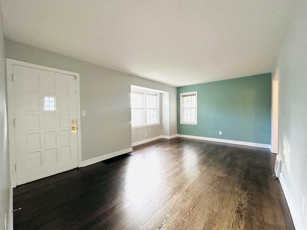 210 W Pocahontas Lane