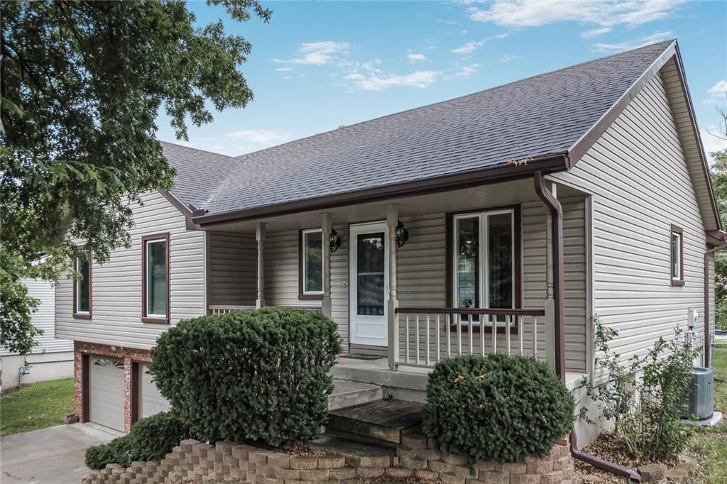 Photo of 1420 Andrea Drive, Liberty, MO 64068 (MLS # 2563239)