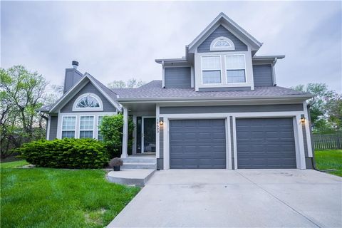 Photo of 14690 W 151 Terrace, Olathe, KS 66062 (MLS # 2616072)