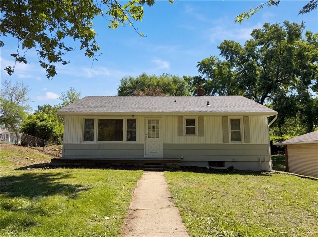 Photo of 5333 N Euclid Avenue, Kansas City, MO 64118 (MLS # 2618170)