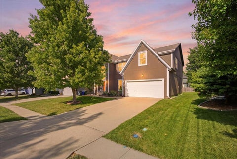 Photo of 16289 S Lennox Street, Olathe, KS 66062 (MLS # 2628859)
