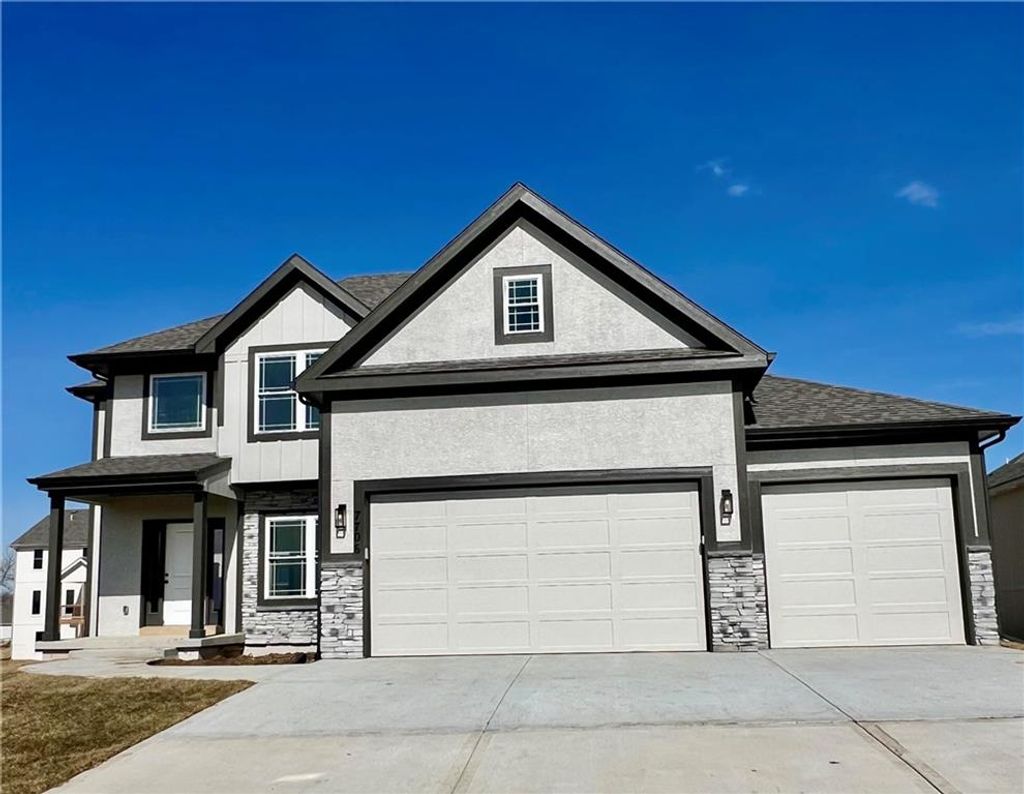 Photo of 1929 Longview Drive, Liberty, MO 64068 (MLS # 2570838)