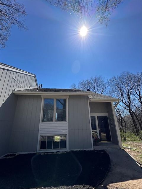 Photo of 5708 N OREGON Avenue, Kansas City, MO 64151 (MLS # 2617989)