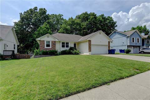 Photo of 816 NE Bristol Drive, Lees Summit, MO 64086 (MLS # 2627742)