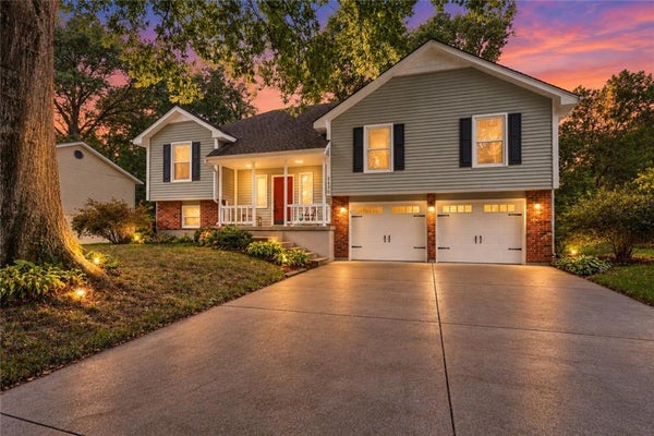 2830 SWEET BRIAR DR, INDEPENDENCE, MO 64057 - Image 21c3ef259b3ff8b8a6d88d9fb80c4128/1477603013