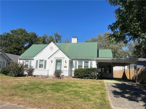 Photo of 414 E Lexington Street, Richmond, MO 64085 (MLS # 2646526)