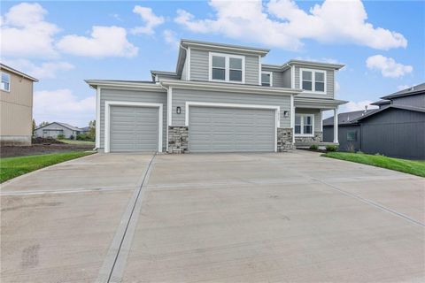 Photo of 18725 W 193rd Street, Spring Hill, KS 66083 (MLS # 2621461)