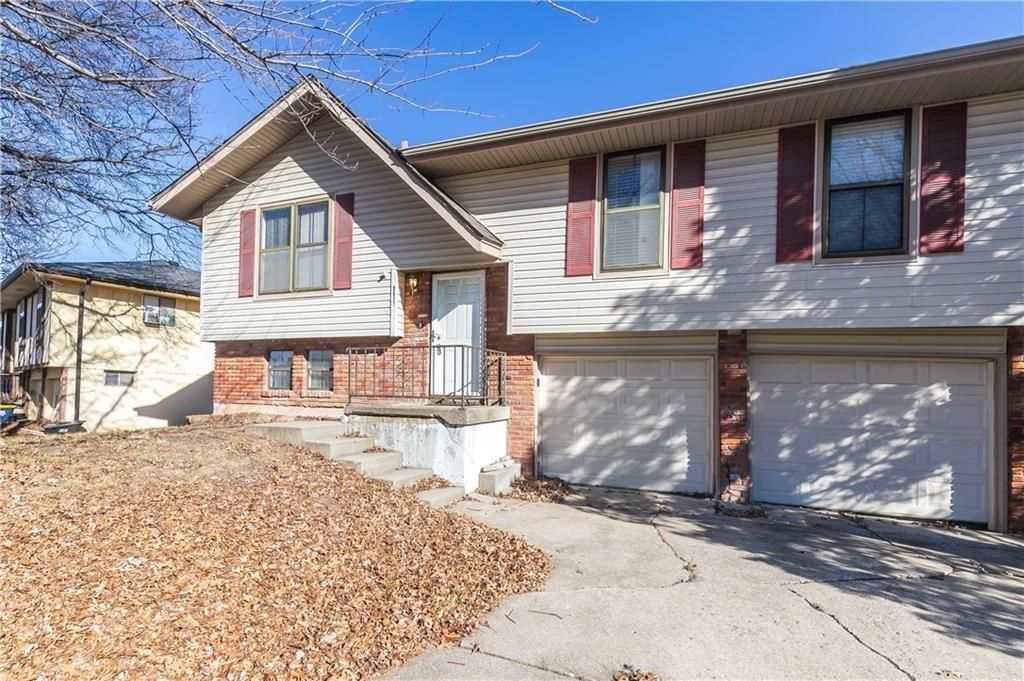 Photo of 9857 N Cherry Street, Kansas City, MO 64155 (MLS # 2607785)
