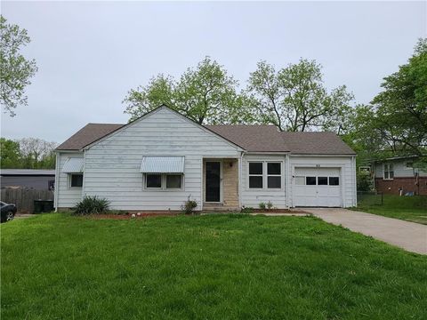 Photo of 103 Grant Drive, Warrensburg, MO 64093 (MLS # 2616467)