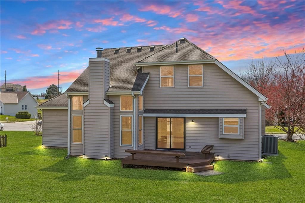 Photo of 6 Timber Creek Drive, Platte City, MO 64079 (MLS # 2607210)