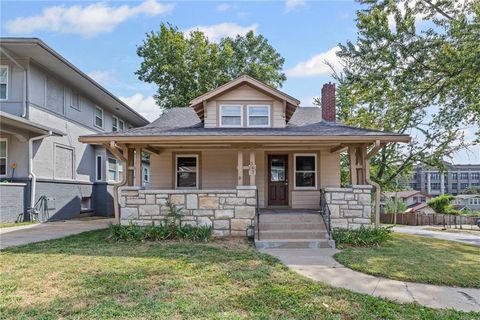 Photo of 347 Lawn Avenue, Kansas City, MO 64124 (MLS # 2579691)