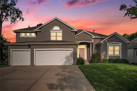 Photo of 5812 N AMES Avenue, Kansas City, MO 64151 (MLS # 2581651)