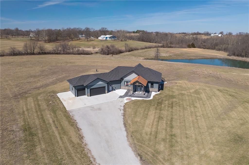 Photo of 7300 80th Road, St Joseph, MO 64507 (MLS # 2608364)