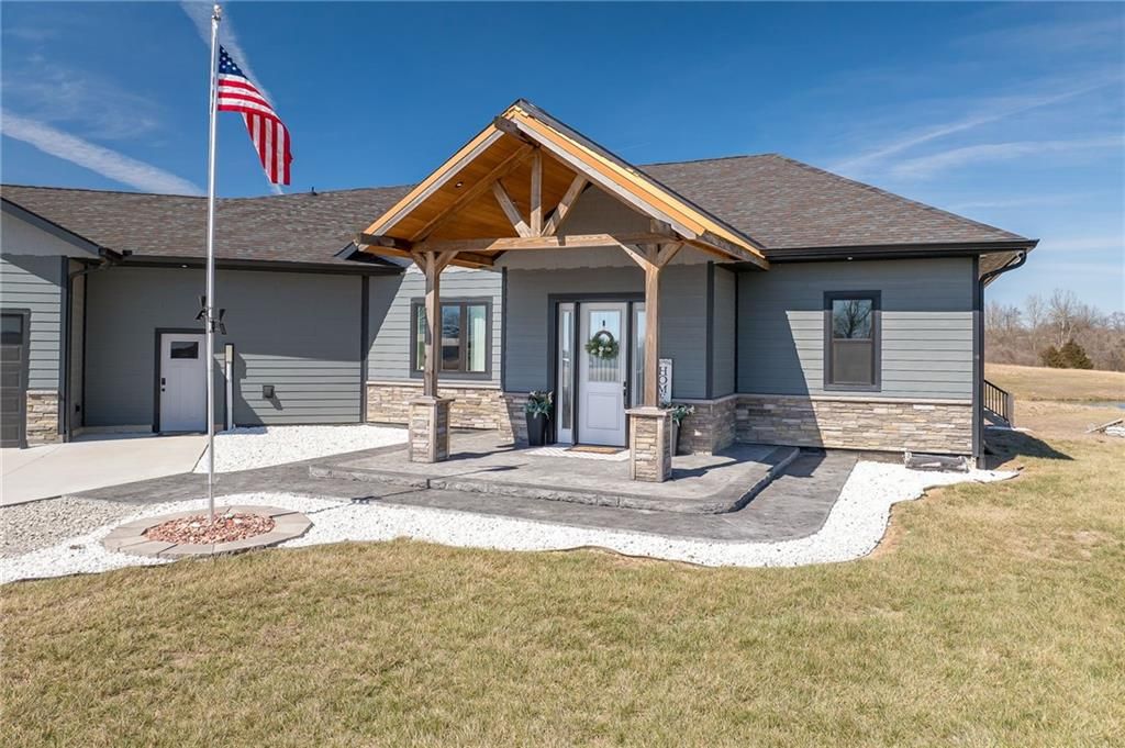 Photo of 7300 80th Road, St Joseph, MO 64507 (MLS # 2608364)