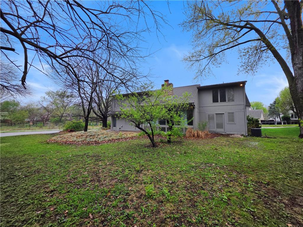 1901 E Frontier Lane