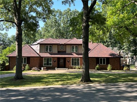 5209 W 83rd Terrace Prairie Village KS 66207