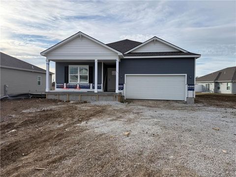 606 Fallen Leaf Drive, Belton, MO 64012 - MLS#: 2587854