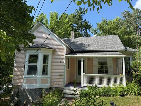 6 W 12th Street Parkville MO 64152