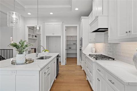 8164 Roundtree Street Lenexa KS 66220