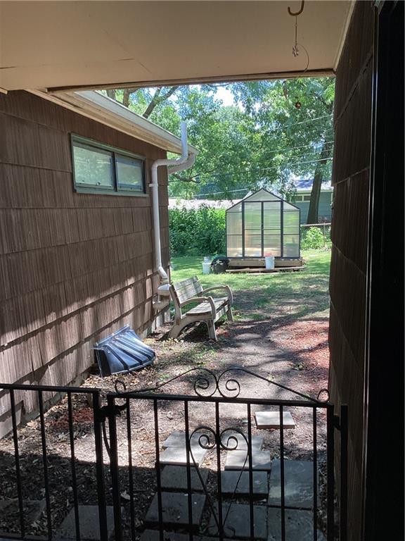 12303 E 46th Terrace