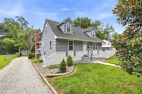 Tiny photo for 407 N Fairview Avenue, Liberty, MO 64068 (MLS # 2631253)