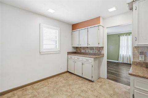 Tiny photo for 407 N Fairview Avenue, Liberty, MO 64068 (MLS # 2631253)
