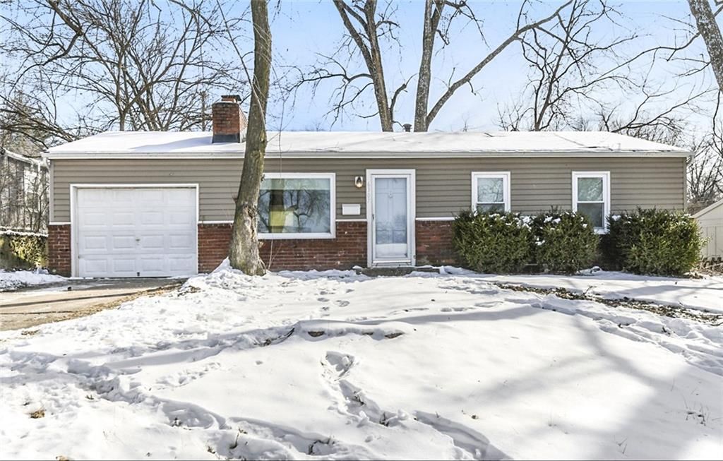 Photo of 6307 E 153RD Street, Grandview, MO 64030 (MLS # 2598952)