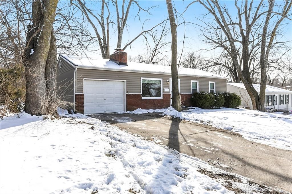Photo of 6307 E 153RD Street, Grandview, MO 64030 (MLS # 2598952)