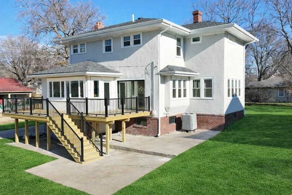 Photo of 2634 Lucille Avenue, St Joseph, MO 64506 (MLS # 2592325)