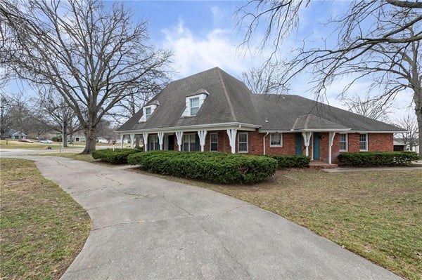 11415 MINOR DR, KANSAS CITY, MO 64114 - Image 233c7611c65fc00a0dfc7e47685739e1/2483938684