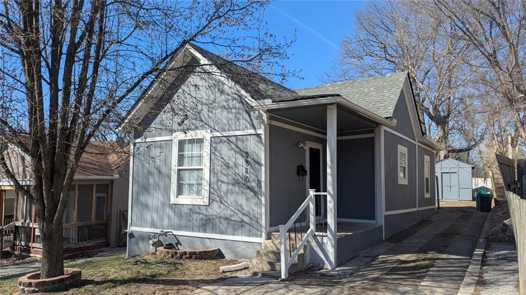 Photo of 2510 Everett Avenue, Kansas City, KS 66102 (MLS # 2608356)