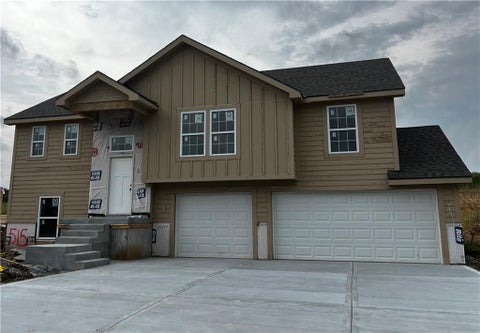Photo of 515 Skyview Lane, Liberty, MO 64068 (MLS # 2630086)