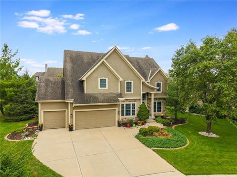 Photo of 9623 N Crescent Court, Kansas City, MO 64157 (MLS # 2619096)