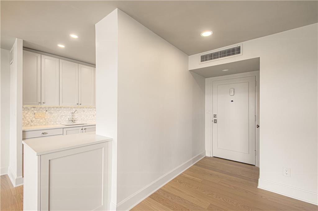 4550 Warwick Boulevard 1205