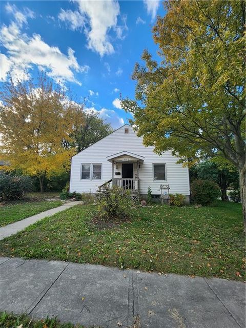 Photo of 423 N 11th Street, Sabetha, KS 66534 (MLS # 2585130)