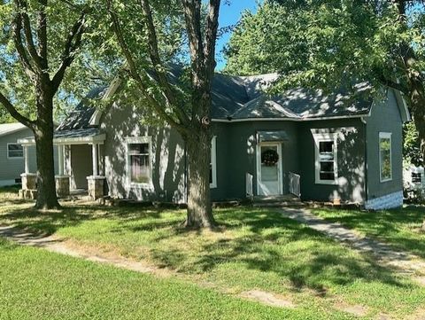 500 S Jackson Street, El Dorado Springs, MO 64744 - #: 2571108