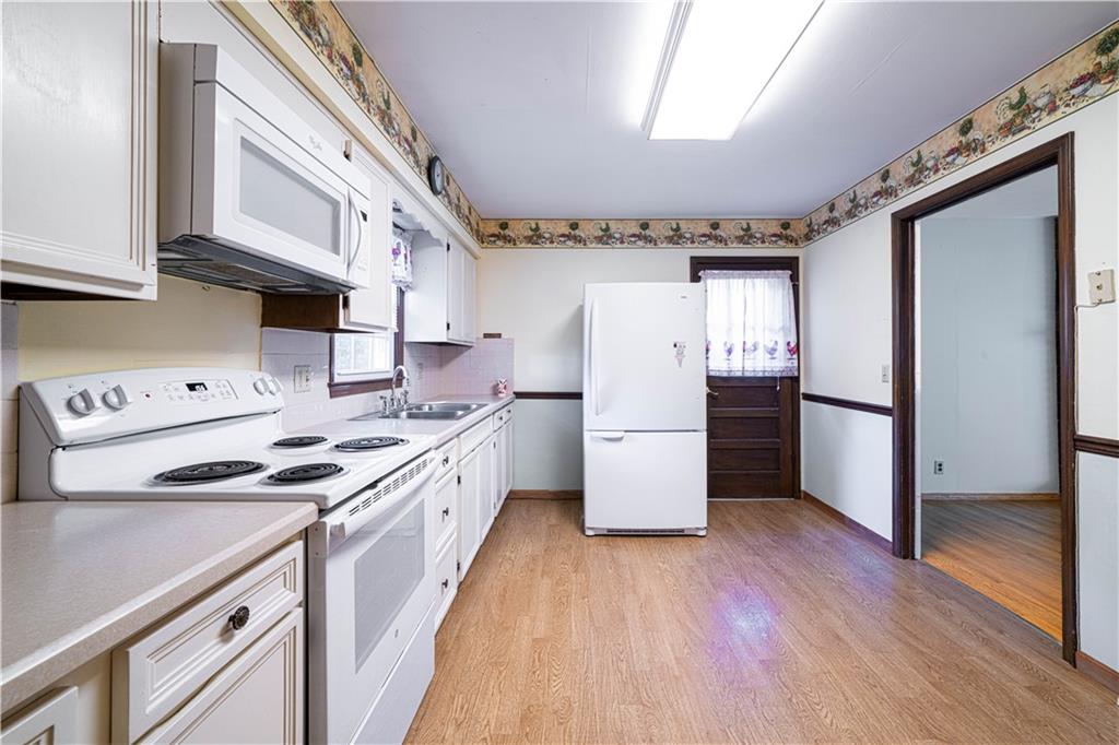 St Joseph, Missouri 64506, United States, 3 Bedrooms Bedrooms, ,2 BathroomsBathrooms,Residential,Active,226139