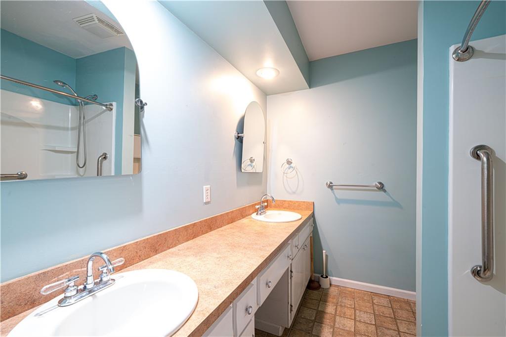 St Joseph, Missouri 64506, United States, 3 Bedrooms Bedrooms, ,2 BathroomsBathrooms,Residential,Active,226139