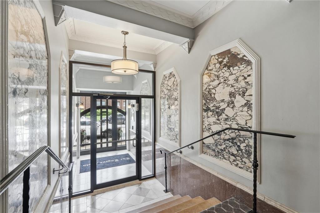 807 W 48th Street 602