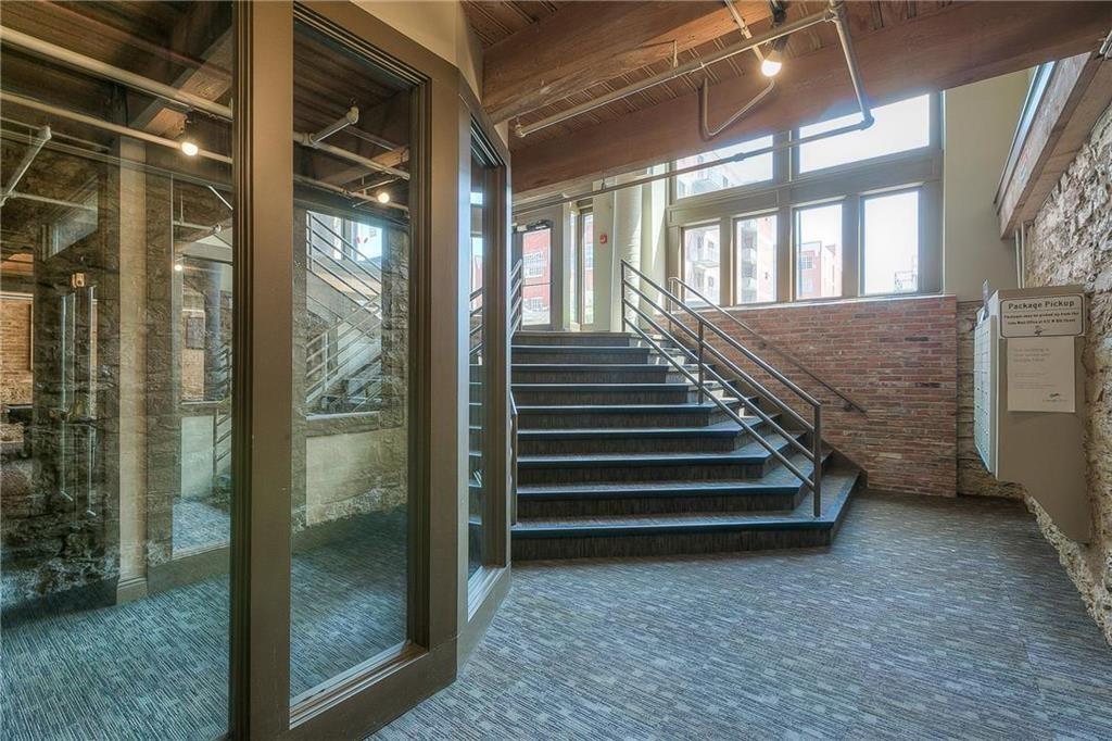 700 Broadway Street 401