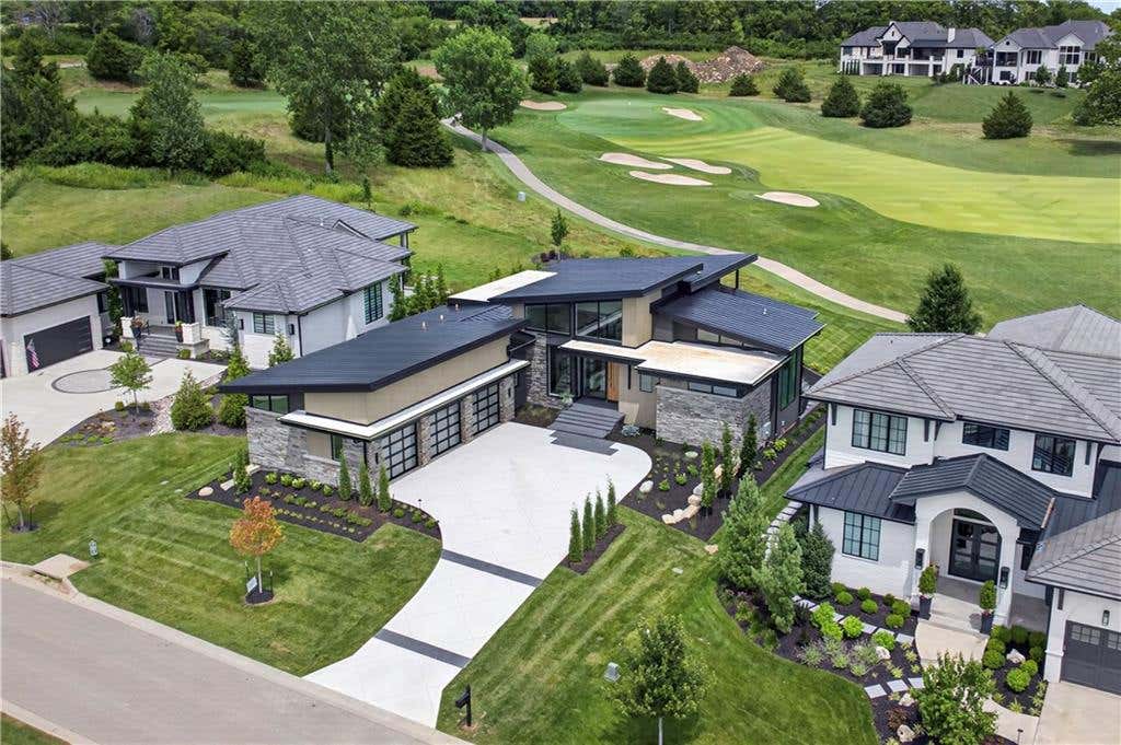 Photo of 15919 Glenfinnan Way, Loch Lloyd, MO 64012 (MLS # 2628045)