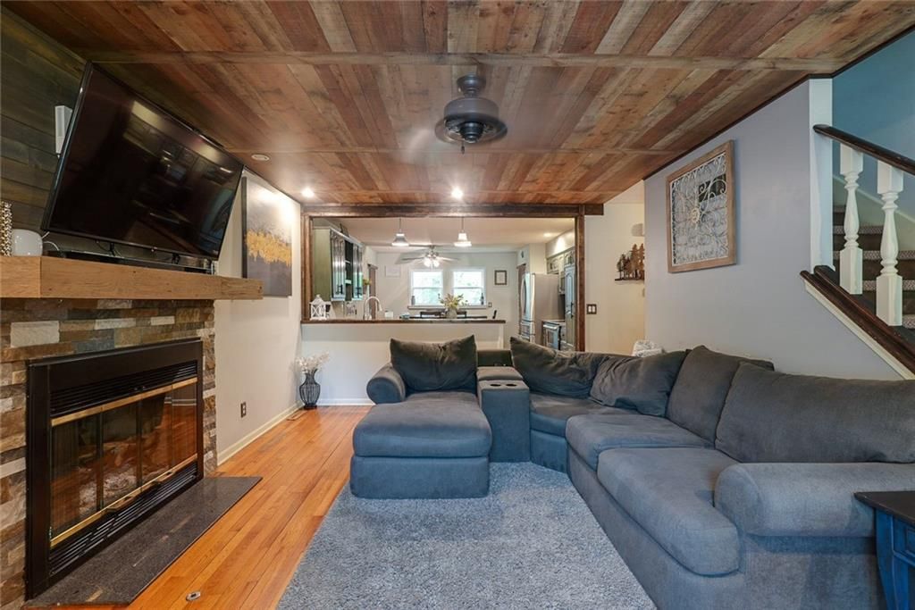 Photo of 417 Locust Street, Liberty, MO 64068 (MLS # 2547254)