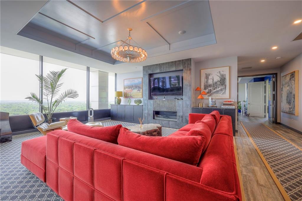 700 W 31st Street 1804