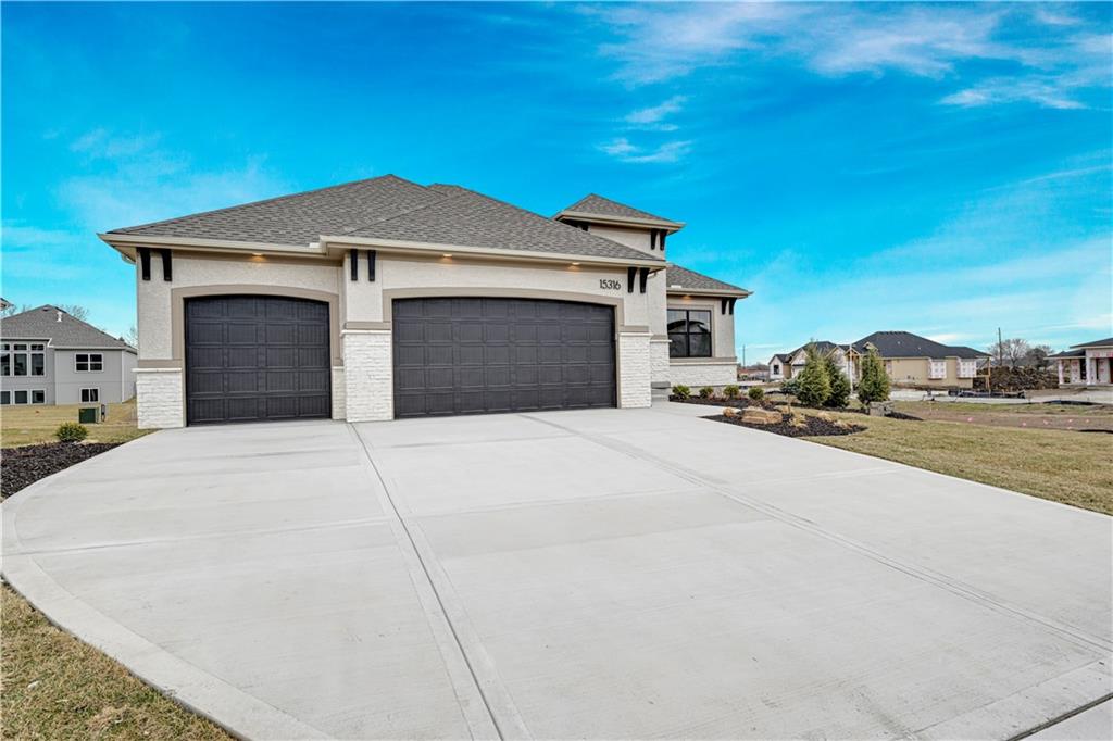 15316 W 161st Terrace