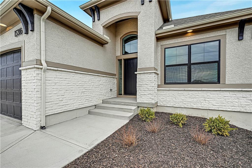 15316 W 161st Terrace